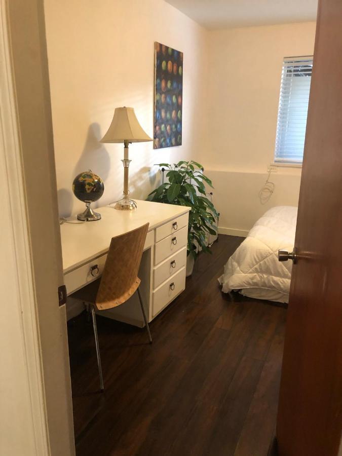 Quiet-Comfy 3 Bedroom Home On A Tree Lined Street In Kits Βανκούβερ Εξωτερικό φωτογραφία
