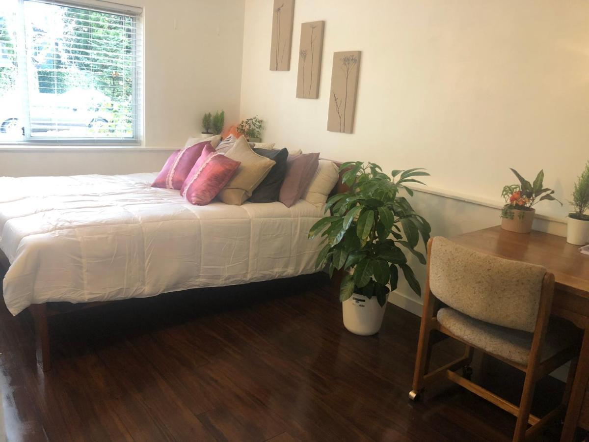 Quiet-Comfy 3 Bedroom Home On A Tree Lined Street In Kits Βανκούβερ Εξωτερικό φωτογραφία