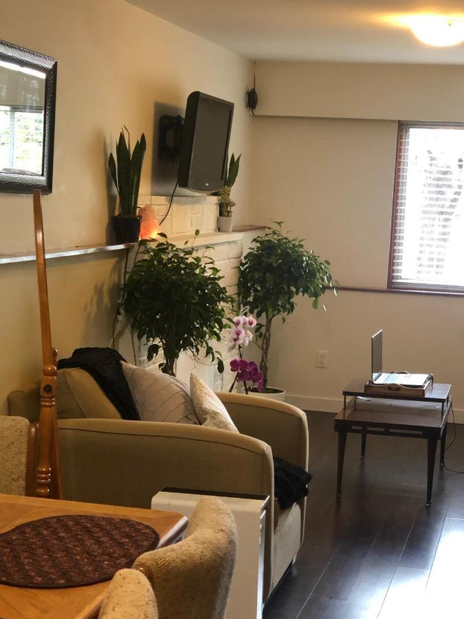 Quiet-Comfy 3 Bedroom Home On A Tree Lined Street In Kits Βανκούβερ Εξωτερικό φωτογραφία